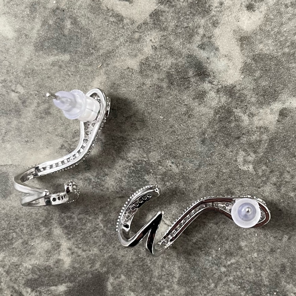 Silver Diamond Snake Ear Cuff Stud Earrings Emerald Eyes - Picture 5 of 10